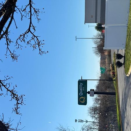 Quality Inn Spring Valley - Nanuet Esterno foto