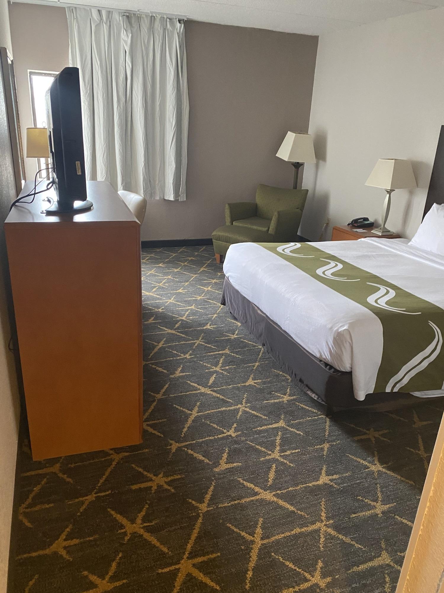 Quality Inn Spring Valley - Nanuet Esterno foto