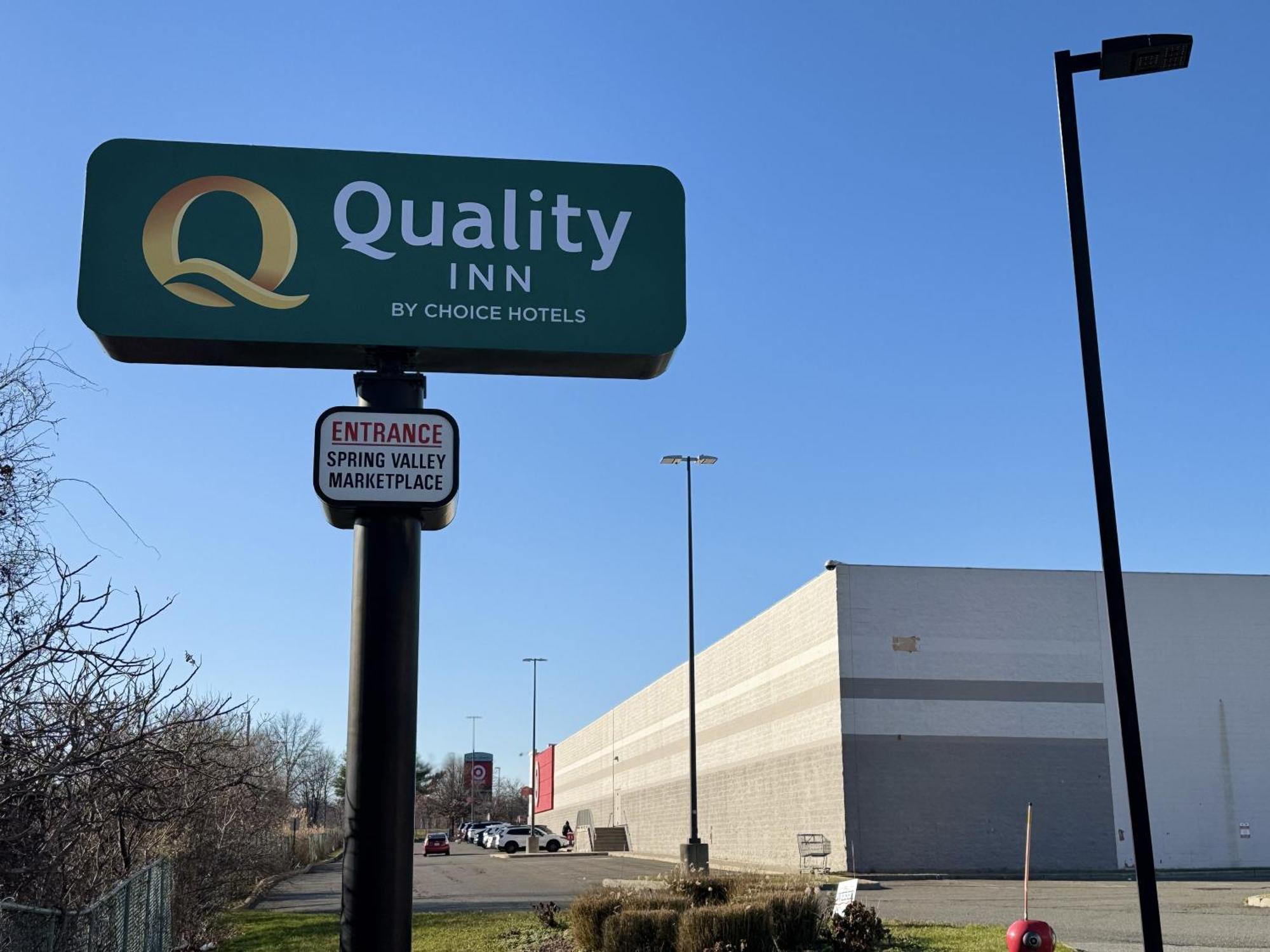 Quality Inn Spring Valley - Nanuet Esterno foto