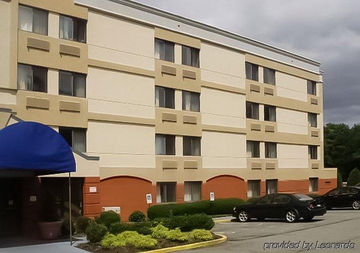 Quality Inn Spring Valley - Nanuet Esterno foto